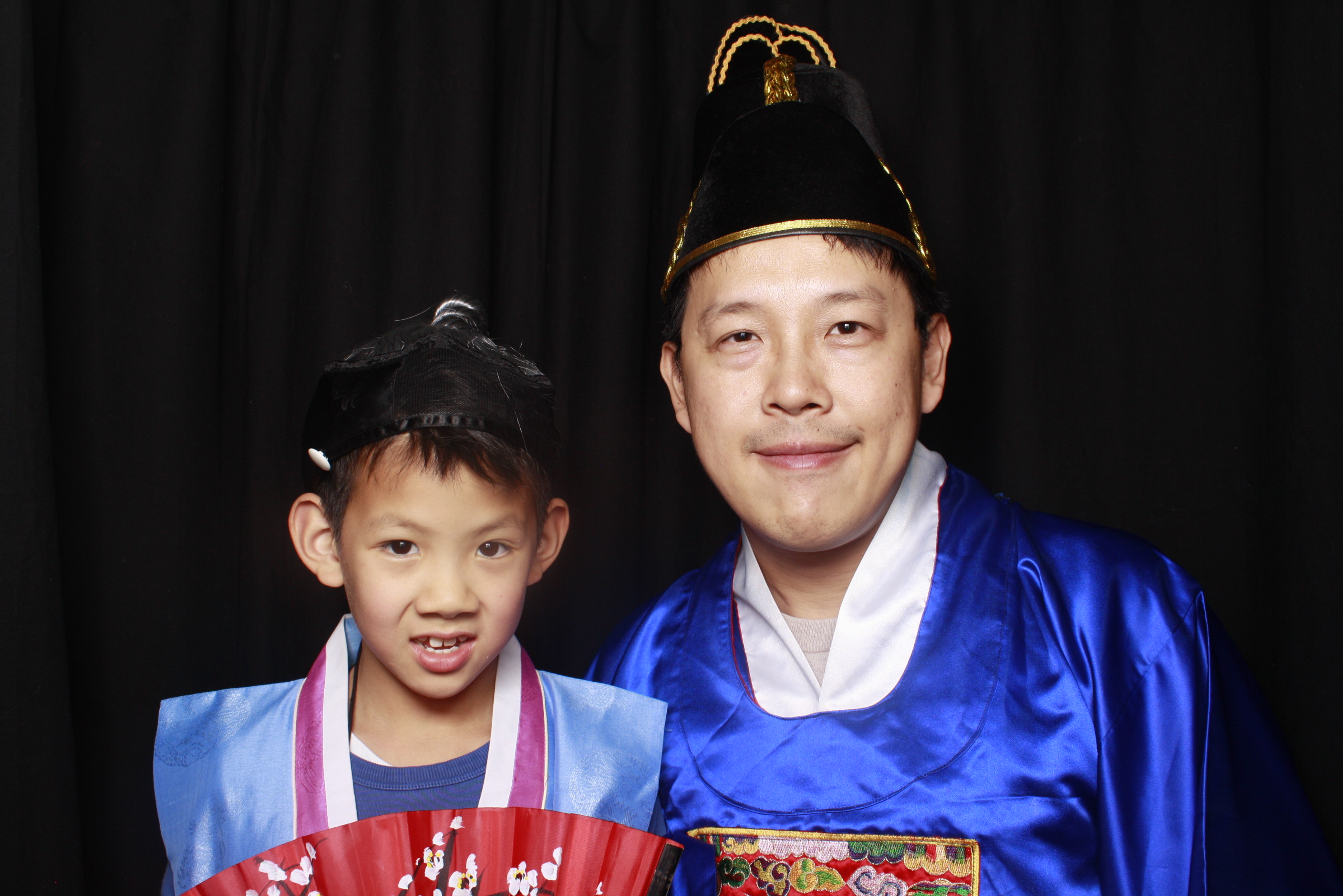 K-Culture Festival 2025 - Booth 1 | View more photos from the event at wgtngallery.classicphotobooths.co.nz/u/wgtncpbgallery/K-Culture-Festival-2025-Booth-1