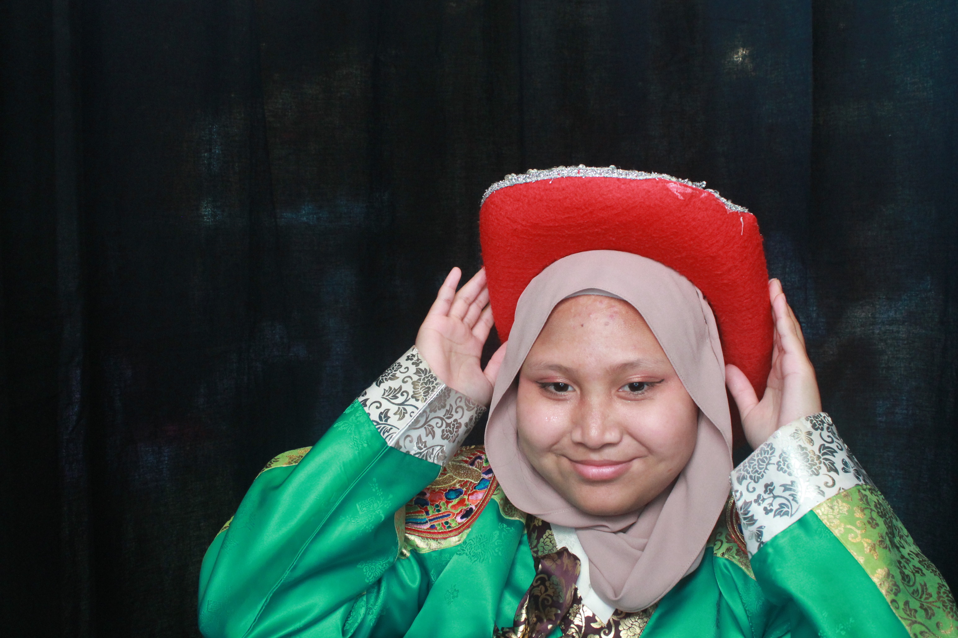 K-Culture Festival 2025 - Booth 2 | View more photos from the event at wgtngallery.classicphotobooths.co.nz/u/wgtncpbgallery/K-Culture-Festival-2025-Booth-2