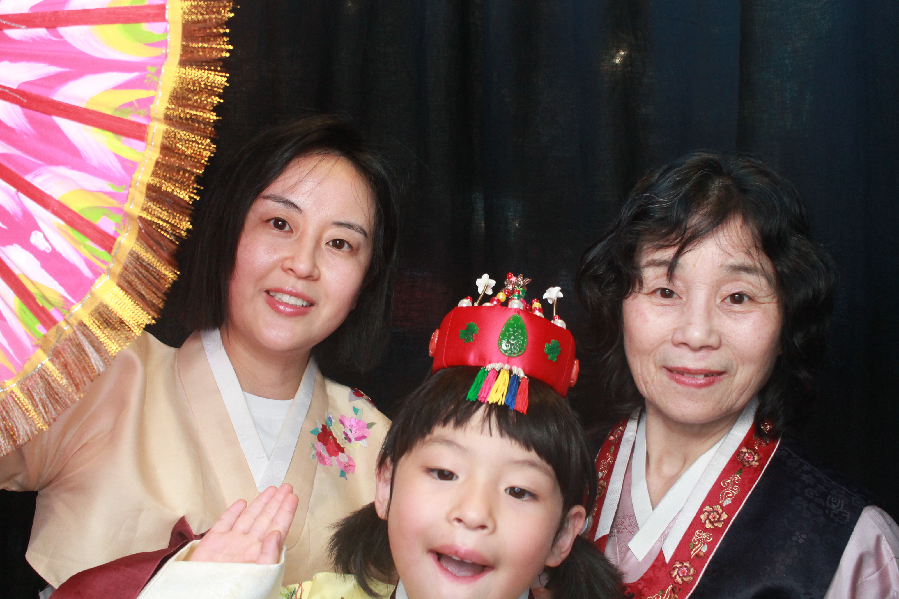 K-Culture Festival 2025 - Booth 2 | View more photos from the event at wgtngallery.classicphotobooths.co.nz/u/wgtncpbgallery/K-Culture-Festival-2025-Booth-2