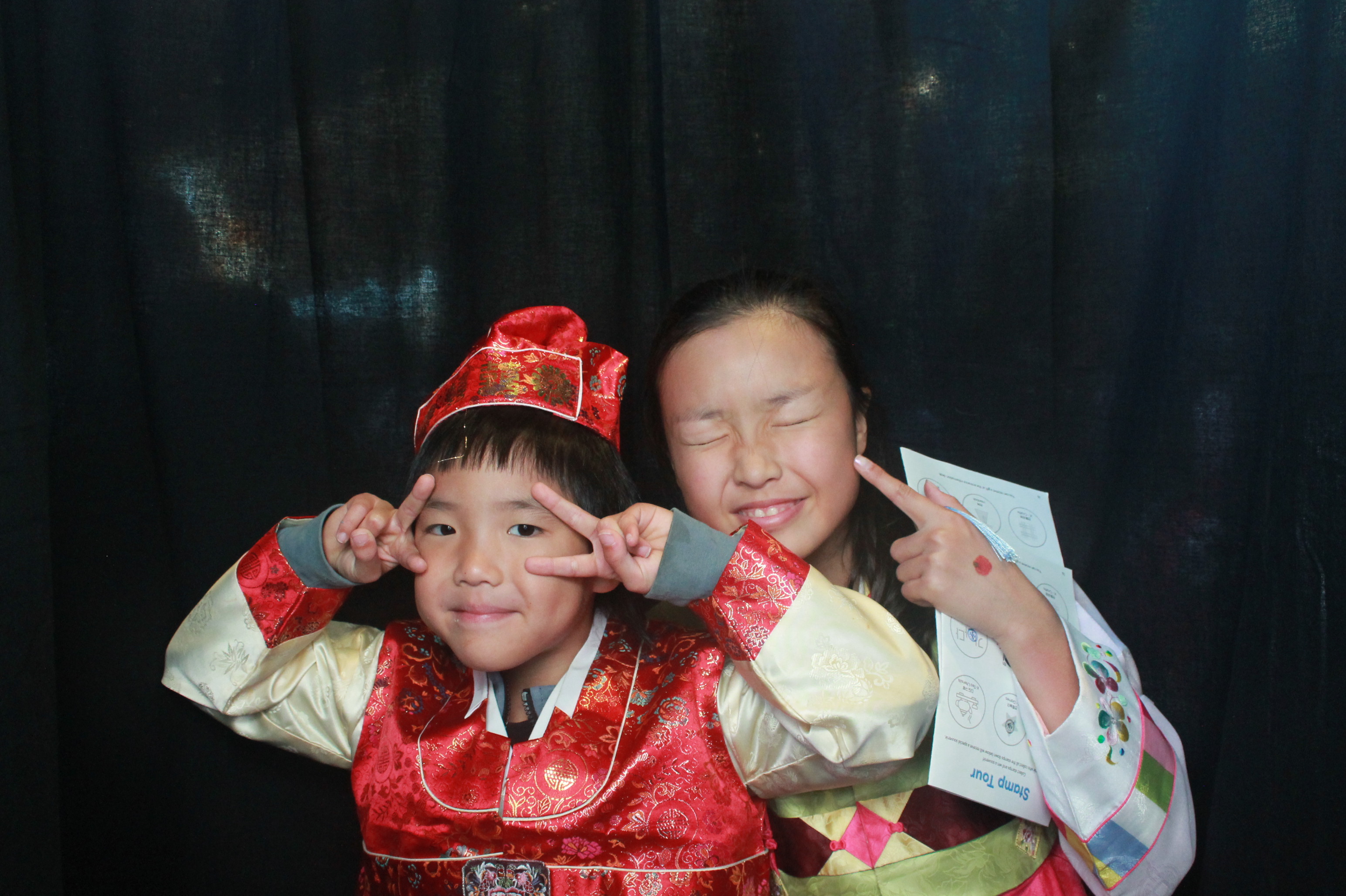 K-Culture Festival 2025 - Booth 2 | View more photos from the event at wgtngallery.classicphotobooths.co.nz/u/wgtncpbgallery/K-Culture-Festival-2025-Booth-2