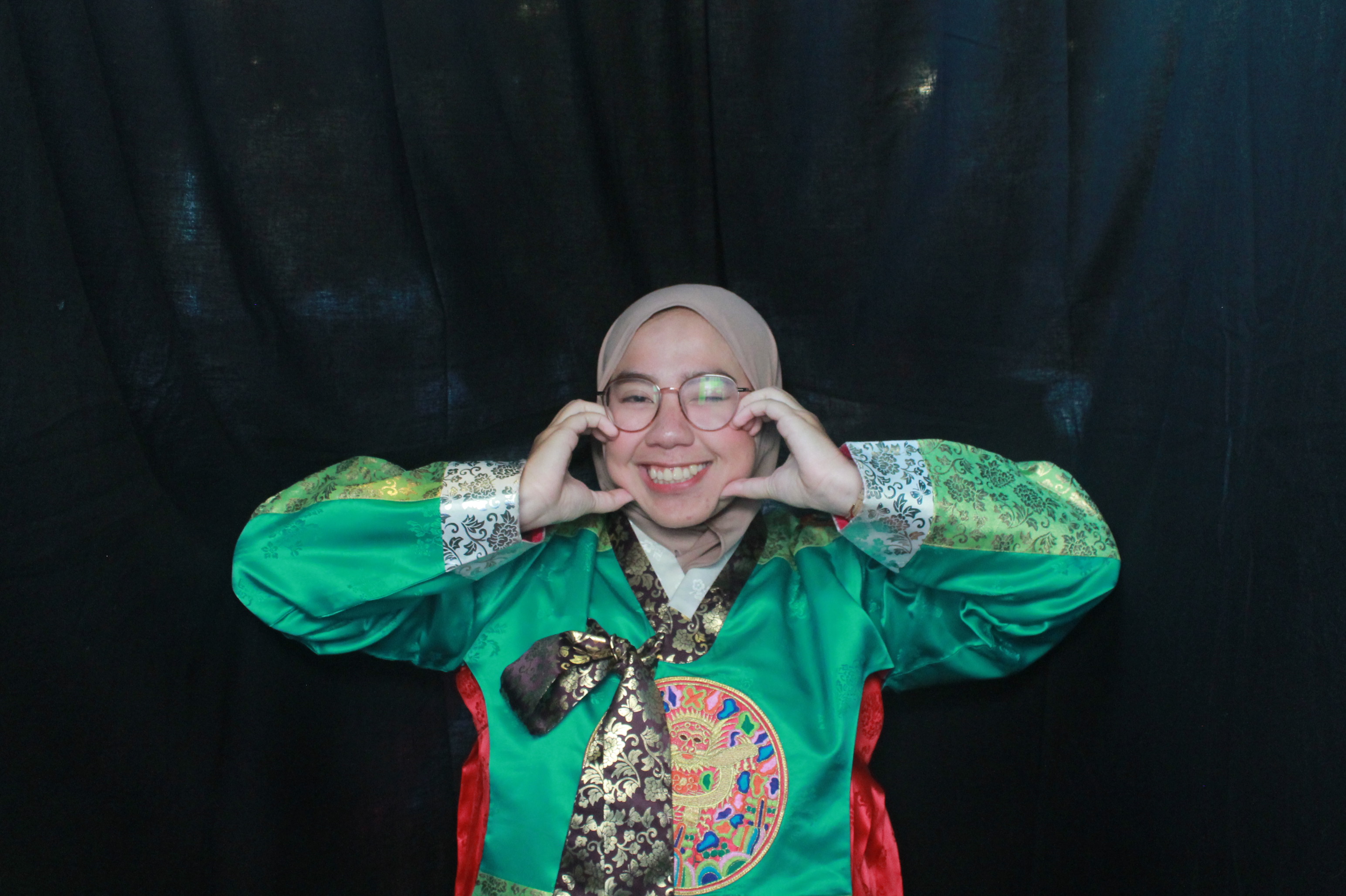 K-Culture Festival 2025 - Booth 2 | View more photos from the event at wgtngallery.classicphotobooths.co.nz/u/wgtncpbgallery/K-Culture-Festival-2025-Booth-2