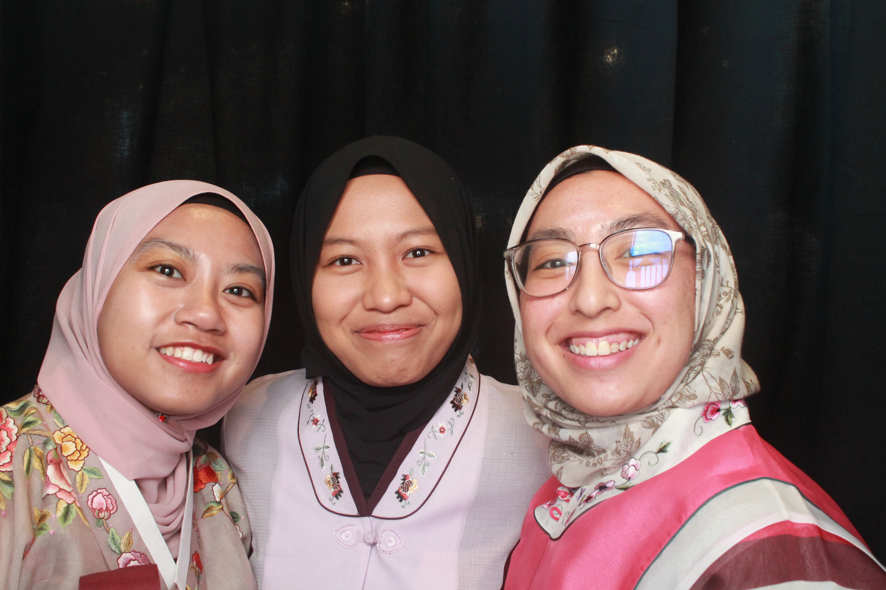 K-Culture Festival 2025 - Booth 2 | View more photos from the event at wgtngallery.classicphotobooths.co.nz/u/wgtncpbgallery/K-Culture-Festival-2025-Booth-2