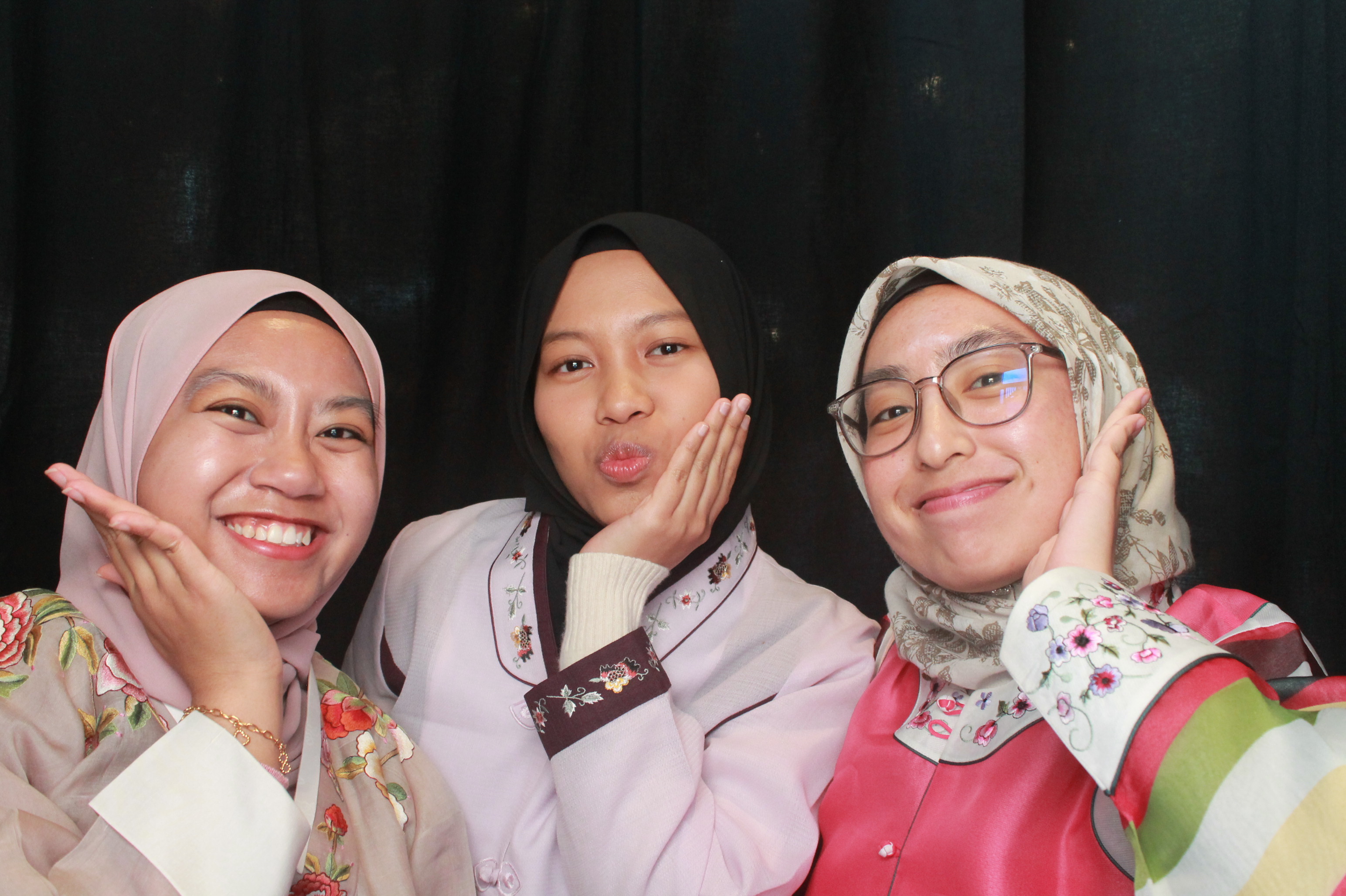 K-Culture Festival 2025 - Booth 2 | View more photos from the event at wgtngallery.classicphotobooths.co.nz/u/wgtncpbgallery/K-Culture-Festival-2025-Booth-2