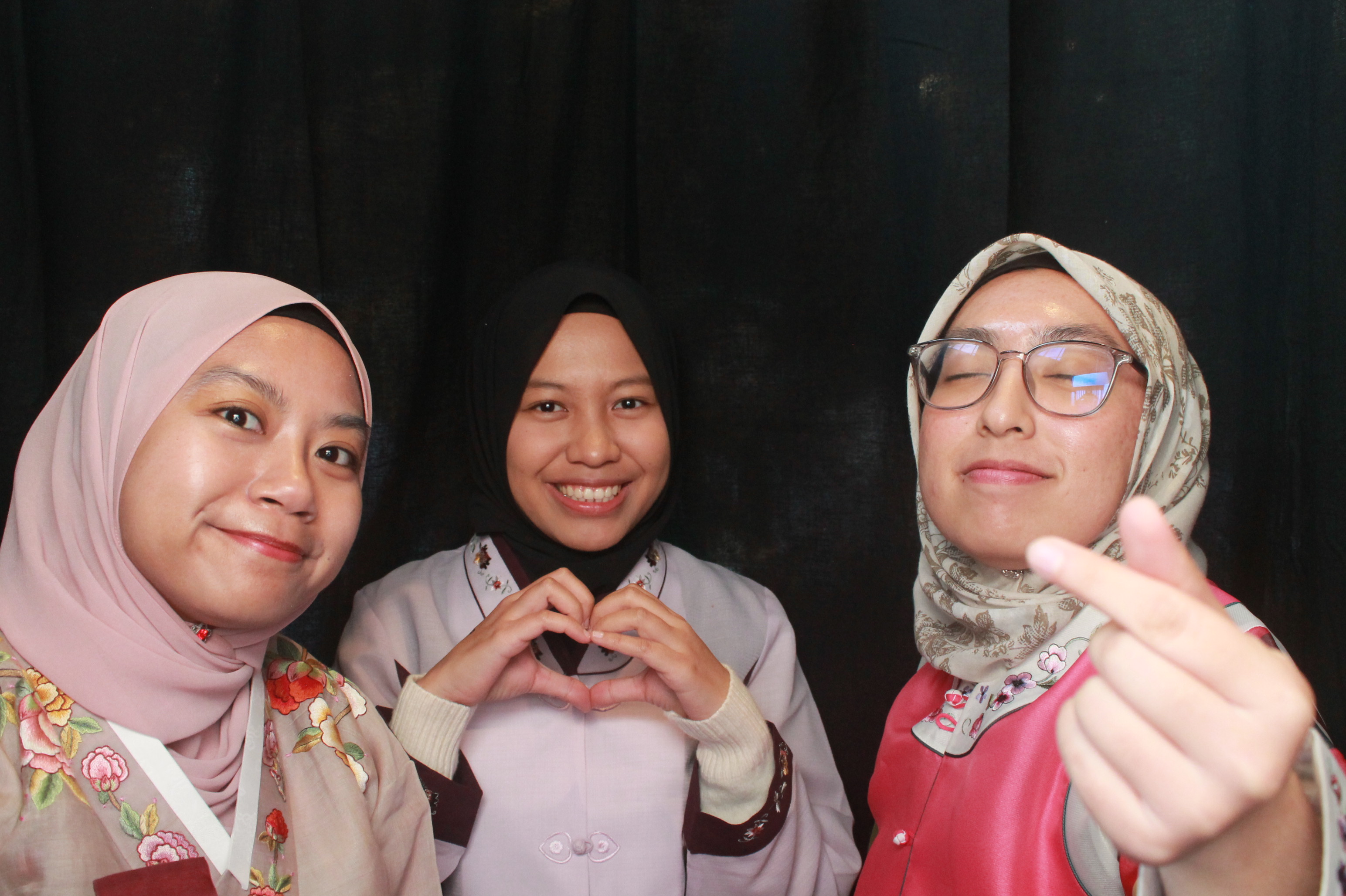 K-Culture Festival 2025 - Booth 2 | View more photos from the event at wgtngallery.classicphotobooths.co.nz/u/wgtncpbgallery/K-Culture-Festival-2025-Booth-2