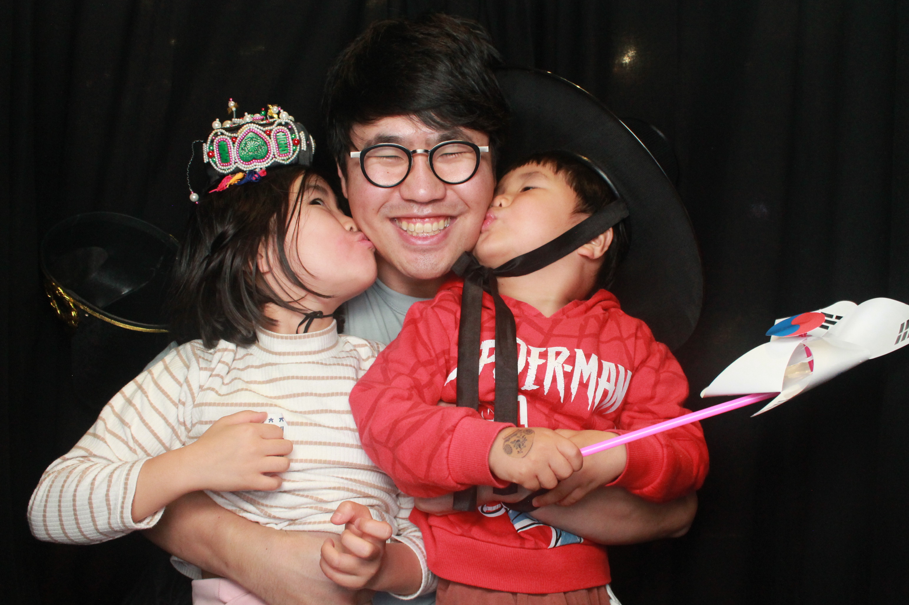 K-Culture Festival 2025 - Booth 2 | View more photos from the event at wgtngallery.classicphotobooths.co.nz/u/wgtncpbgallery/K-Culture-Festival-2025-Booth-2