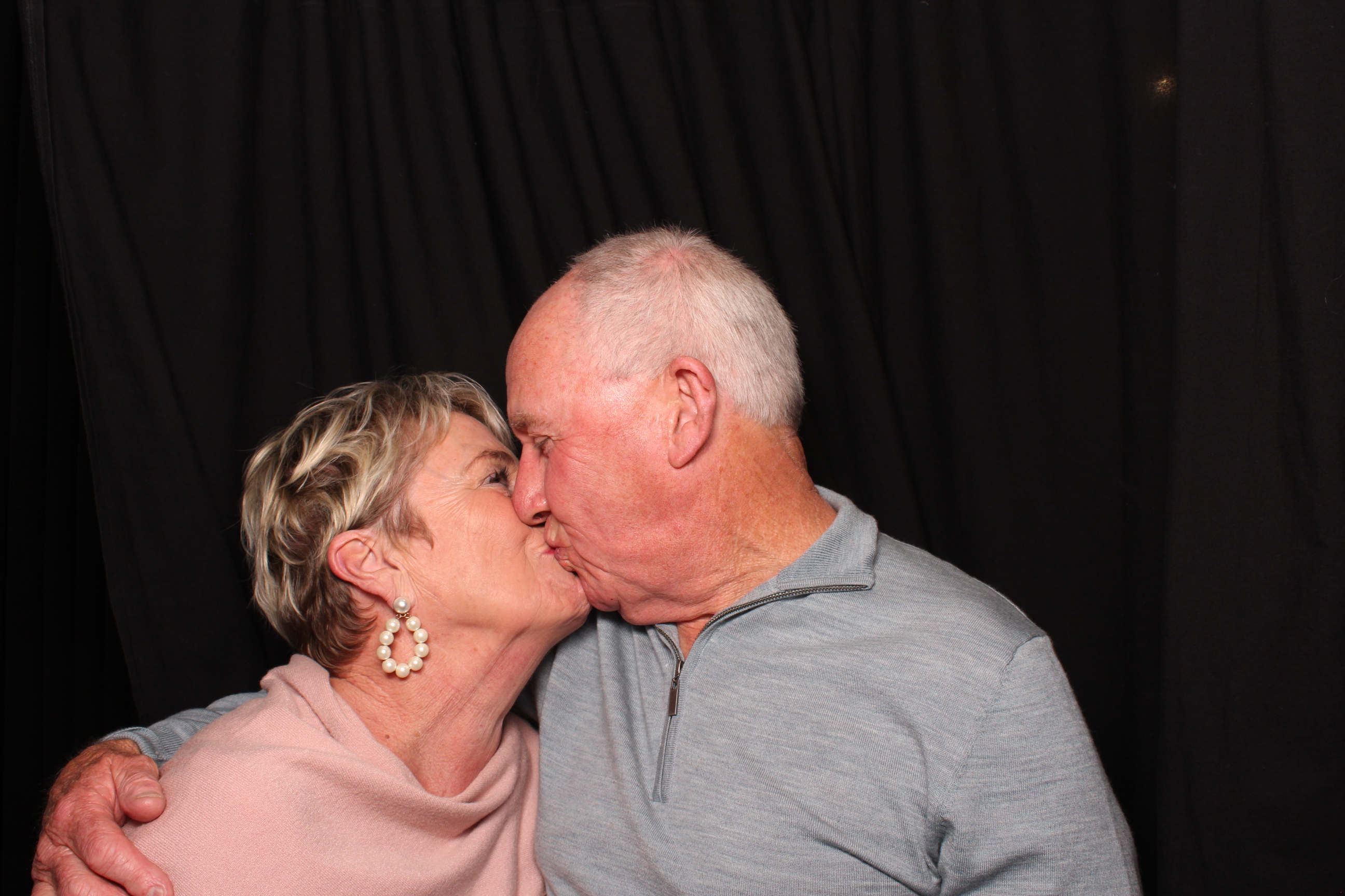 Porirua 75th Honours Night | View more photos from the event at wgtngallery.classicphotobooths.co.nz/u/wgtncpbgallery/Porirua-75th-Honours-Night