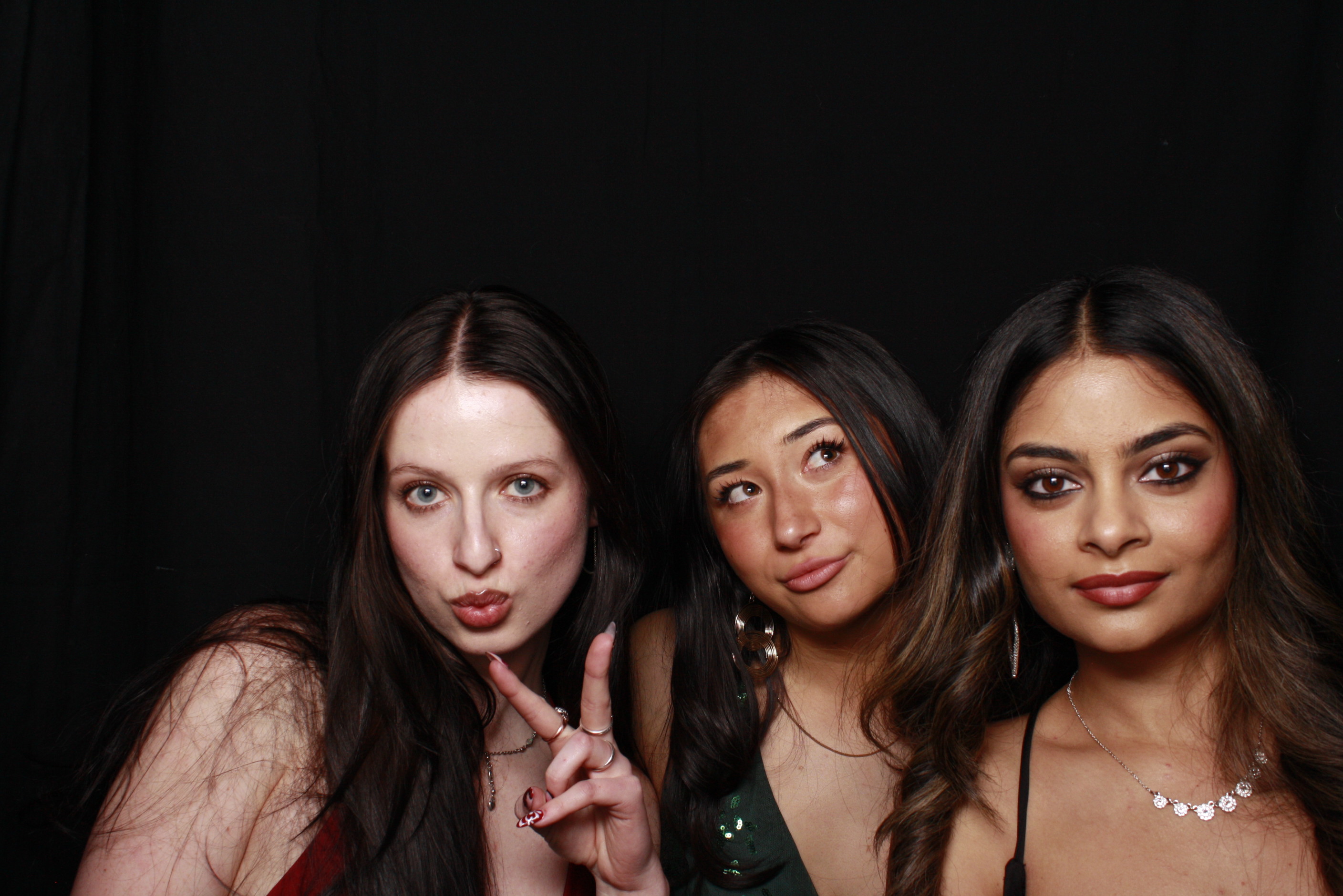 St Orans College Ball 2025 - Booth 1 | View more photos from the event at wgtngallery.classicphotobooths.co.nz/u/wgtncpbgallery/St-Orans-College-Ball-2025-Booth-1