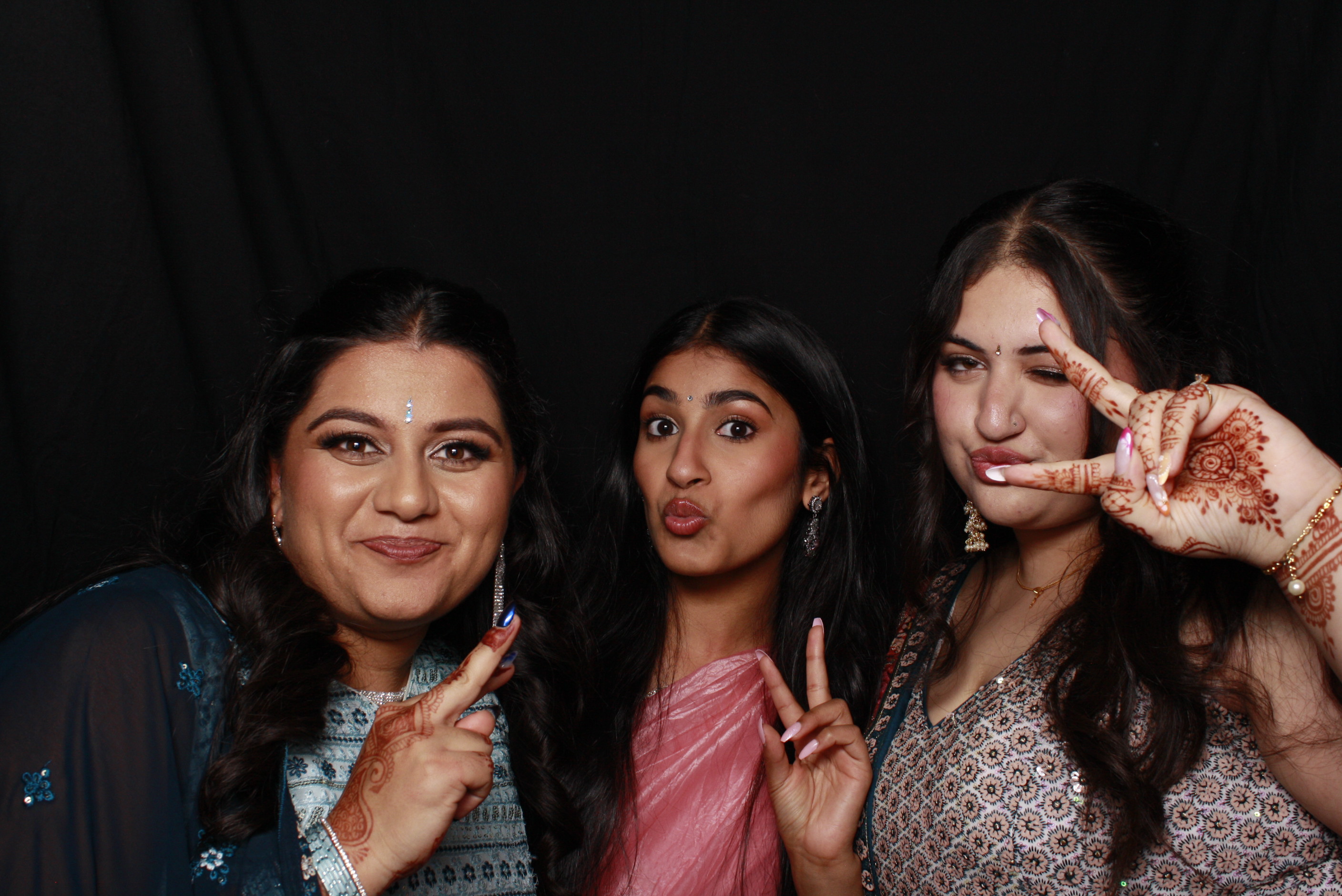 St Orans College Ball 2025 - Booth 1 | View more photos from the event at wgtngallery.classicphotobooths.co.nz/u/wgtncpbgallery/St-Orans-College-Ball-2025-Booth-1