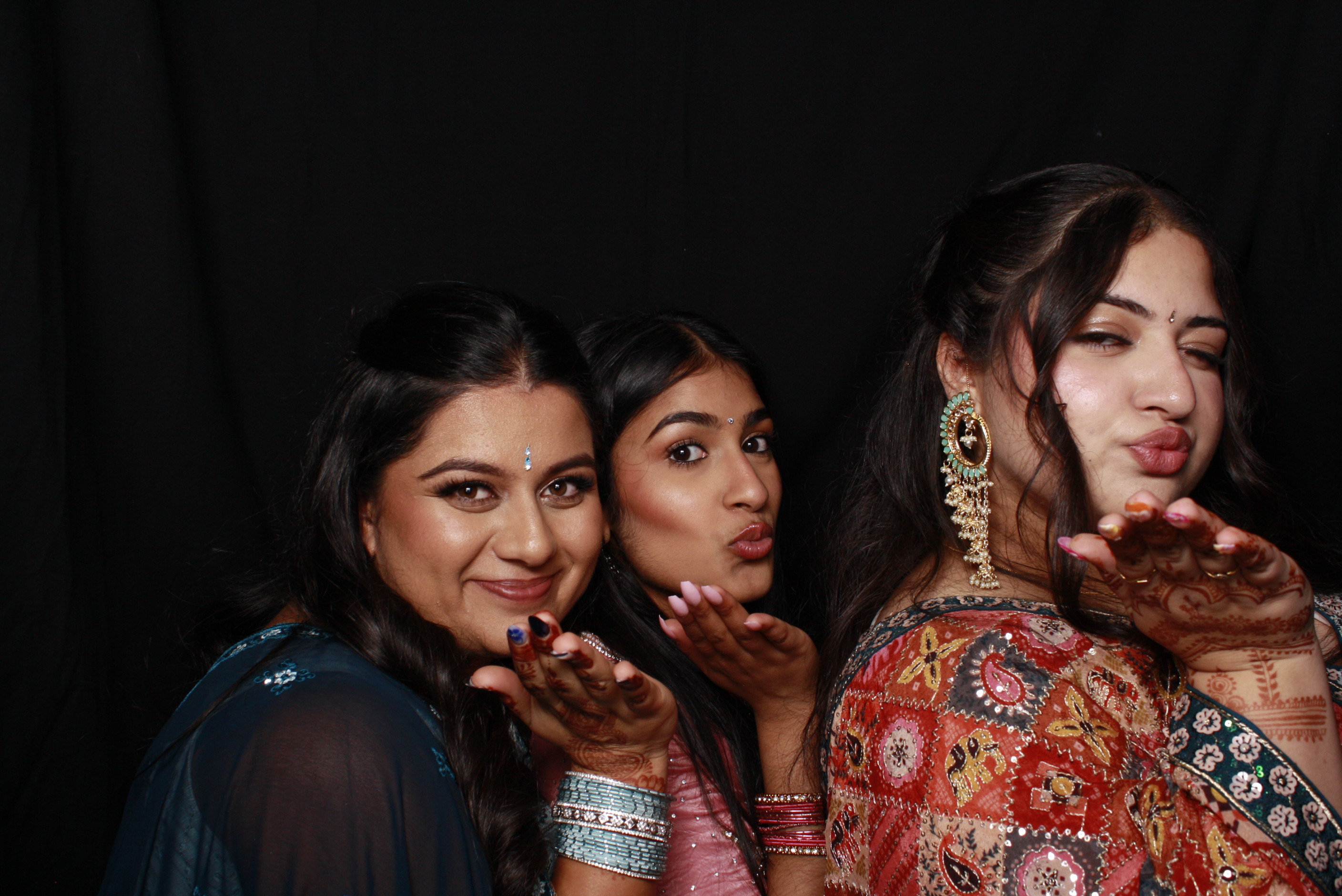 St Orans College Ball 2025 - Booth 1 | View more photos from the event at wgtngallery.classicphotobooths.co.nz/u/wgtncpbgallery/St-Orans-College-Ball-2025-Booth-1