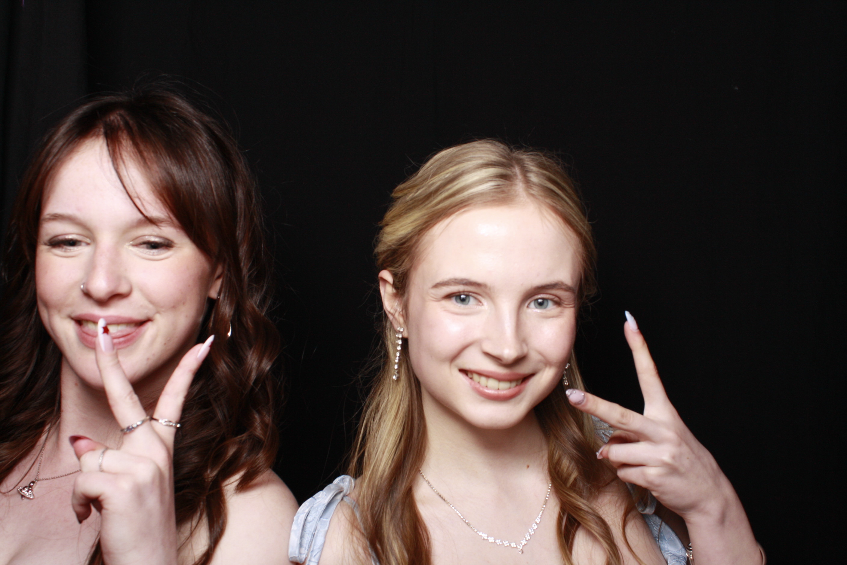 St Orans College Ball 2025 - Booth 1 | View more photos from the event at wgtngallery.classicphotobooths.co.nz/u/wgtncpbgallery/St-Orans-College-Ball-2025-Booth-1