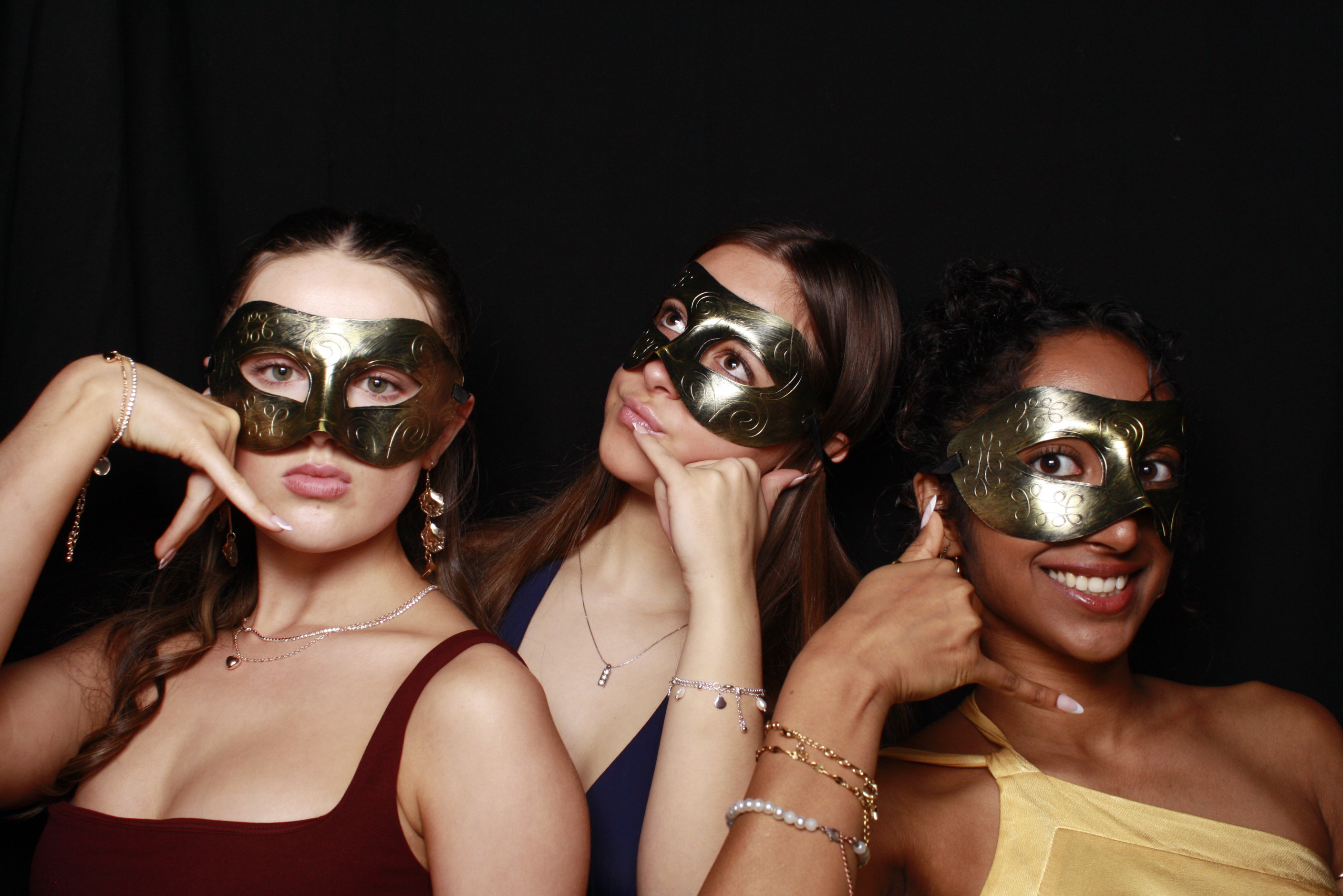 St Orans College Ball 2025 - Booth 1 | View more photos from the event at wgtngallery.classicphotobooths.co.nz/u/wgtncpbgallery/St-Orans-College-Ball-2025-Booth-1