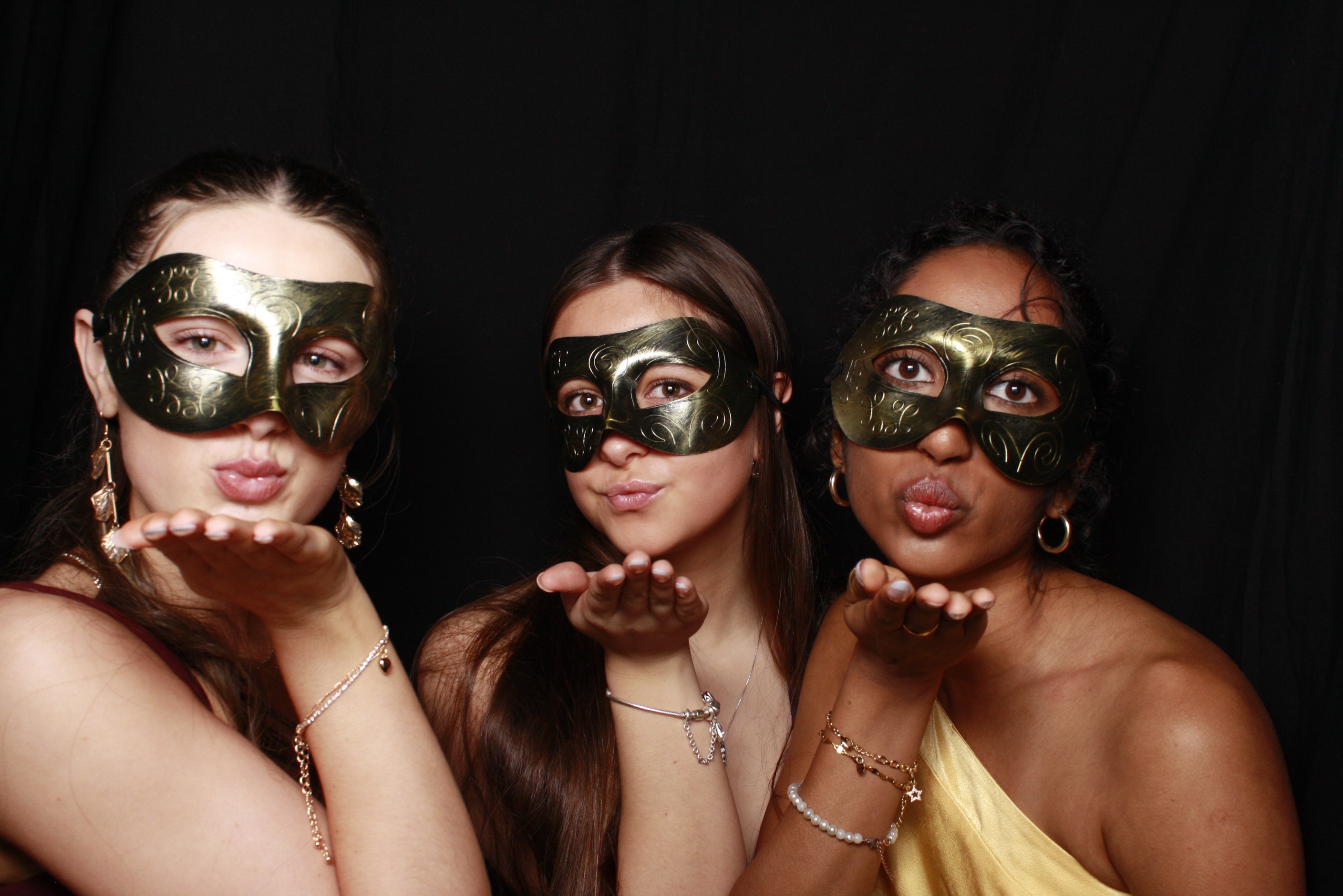 St Orans College Ball 2025 - Booth 1 | View more photos from the event at wgtngallery.classicphotobooths.co.nz/u/wgtncpbgallery/St-Orans-College-Ball-2025-Booth-1