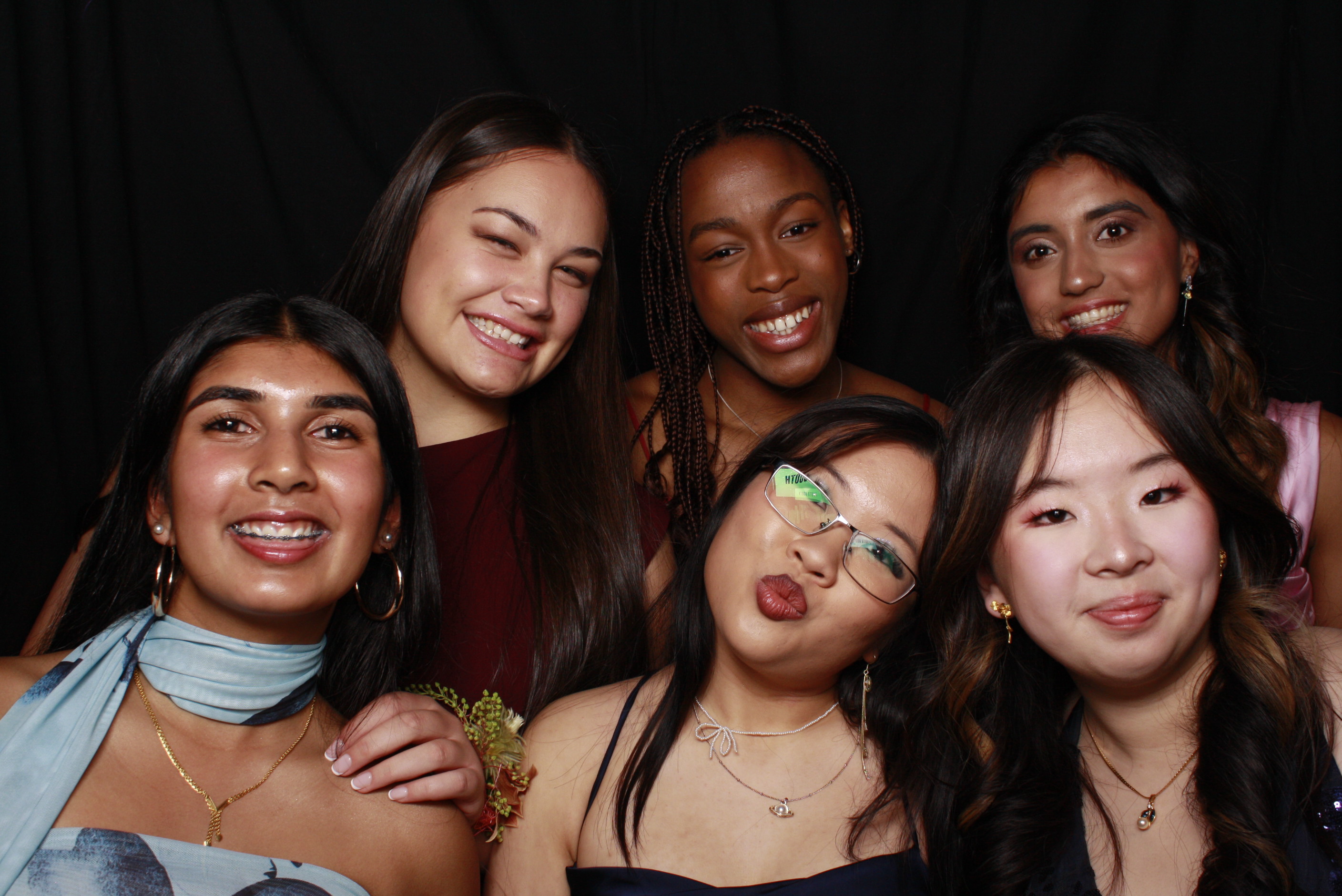 St Orans College Ball 2025 - Booth 1 | View more photos from the event at wgtngallery.classicphotobooths.co.nz/u/wgtncpbgallery/St-Orans-College-Ball-2025-Booth-1