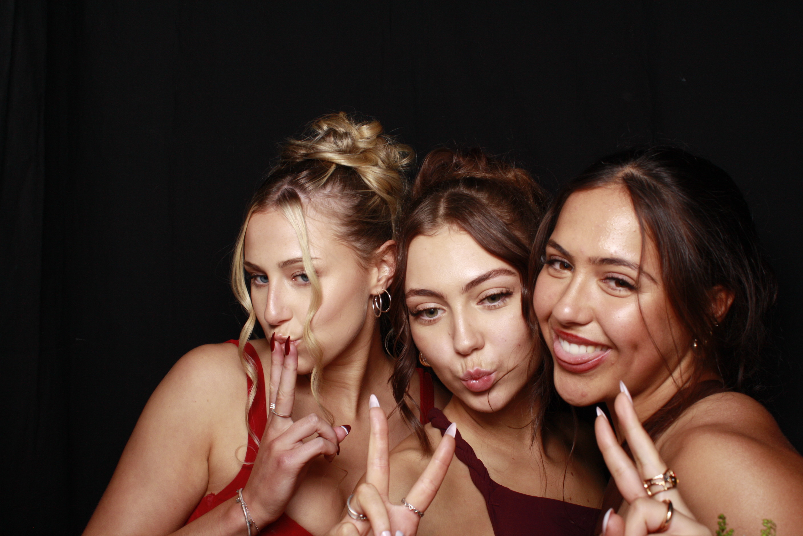 St Orans College Ball 2025 - Booth 1 | View more photos from the event at wgtngallery.classicphotobooths.co.nz/u/wgtncpbgallery/St-Orans-College-Ball-2025-Booth-1