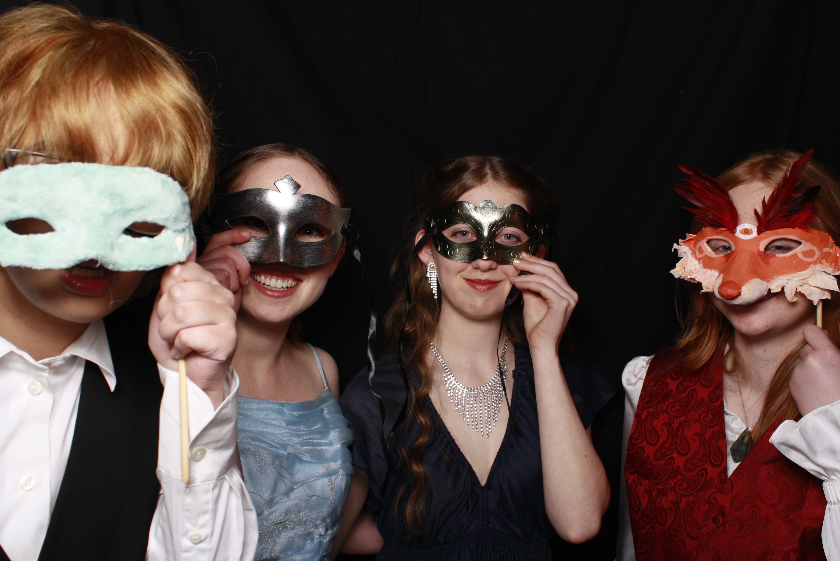 St Orans College Ball 2025 - Booth 1 | View more photos from the event at wgtngallery.classicphotobooths.co.nz/u/wgtncpbgallery/St-Orans-College-Ball-2025-Booth-1