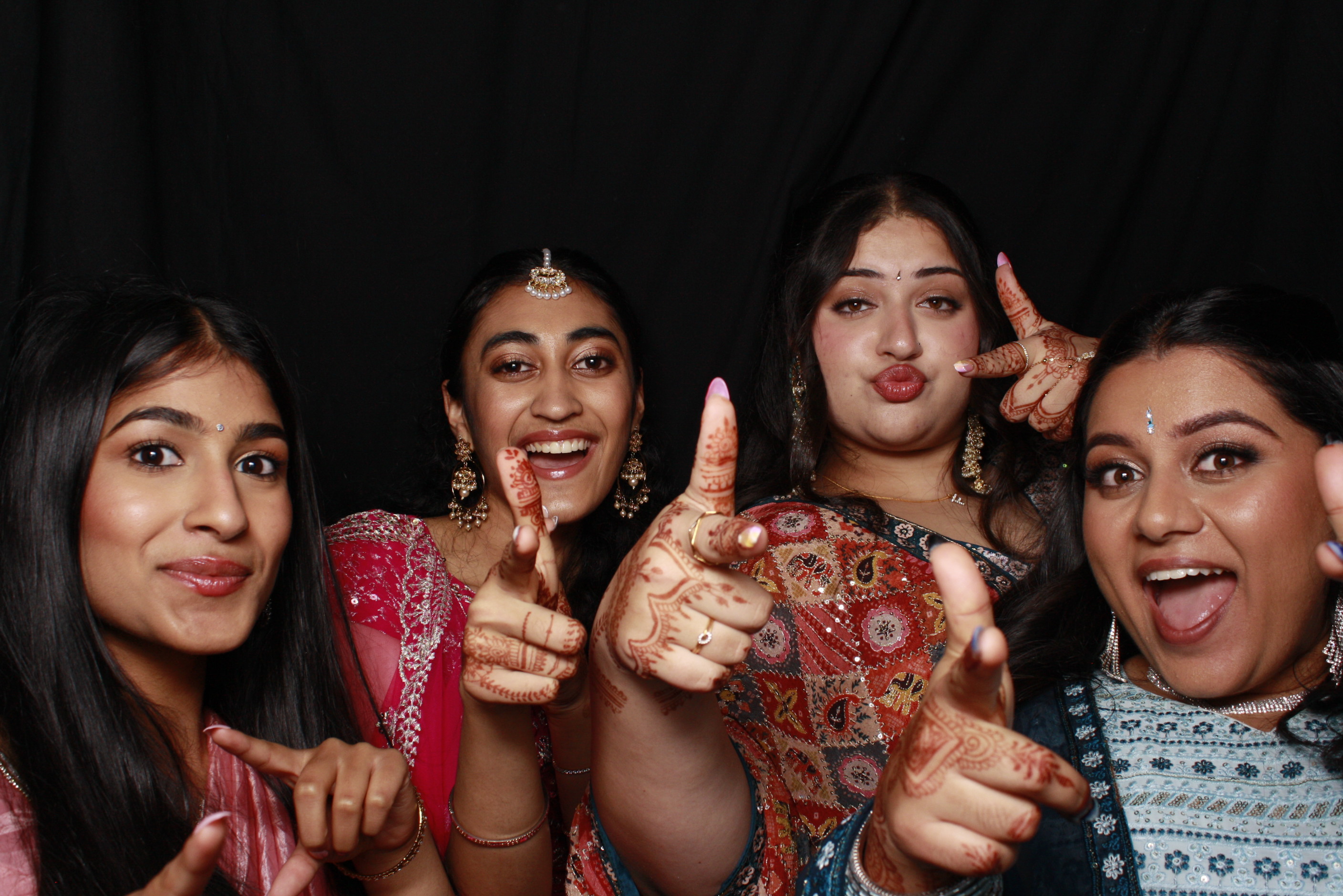 St Orans College Ball 2025 - Booth 1 | View more photos from the event at wgtngallery.classicphotobooths.co.nz/u/wgtncpbgallery/St-Orans-College-Ball-2025-Booth-1