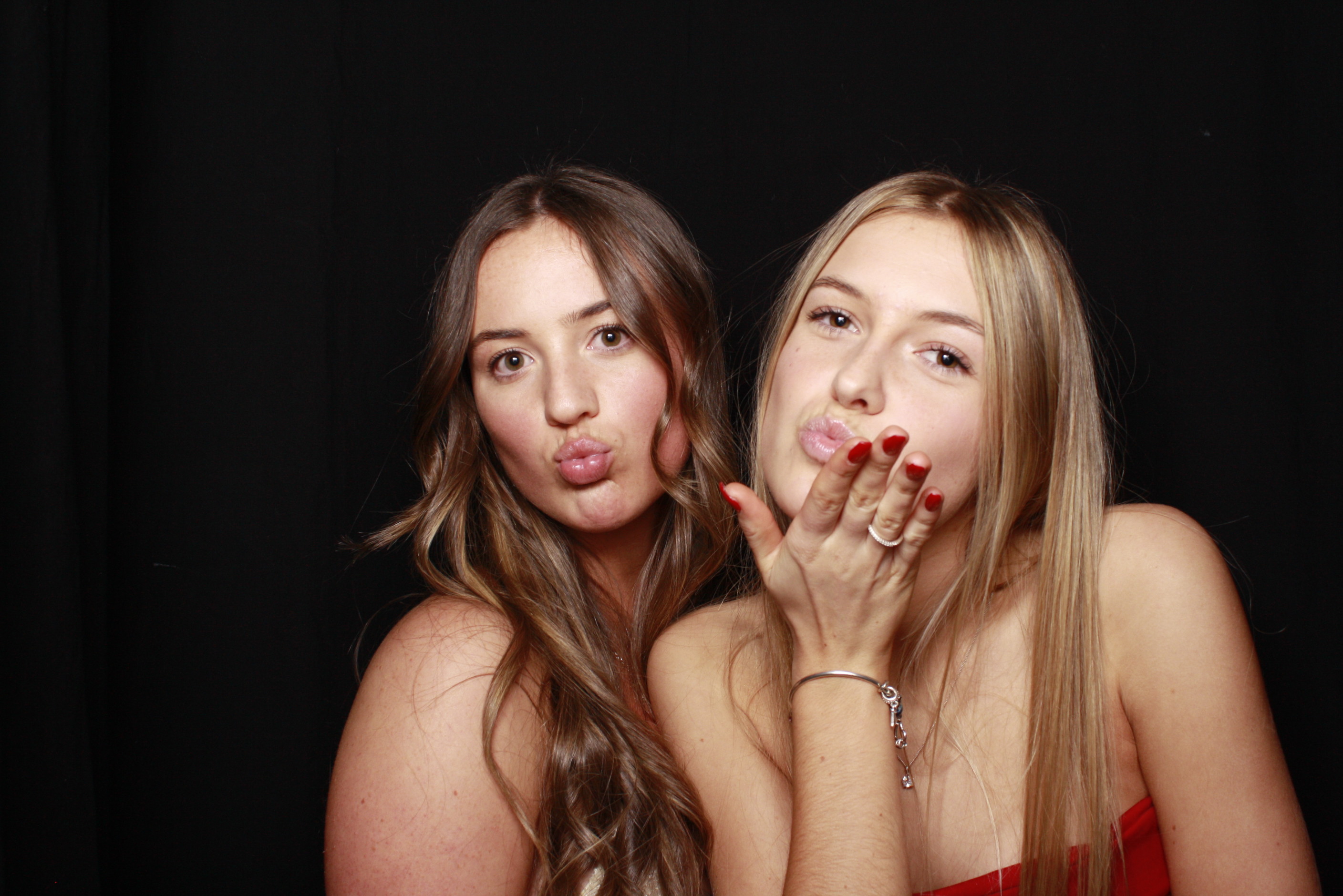 St Orans College Ball 2025 - Booth 1 | View more photos from the event at wgtngallery.classicphotobooths.co.nz/u/wgtncpbgallery/St-Orans-College-Ball-2025-Booth-1