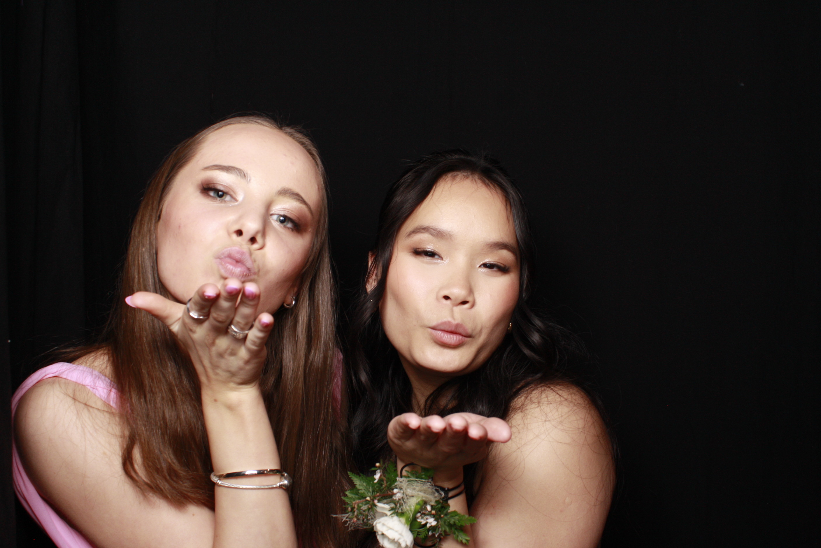 St Orans College Ball 2025 - Booth 1 | View more photos from the event at wgtngallery.classicphotobooths.co.nz/u/wgtncpbgallery/St-Orans-College-Ball-2025-Booth-1