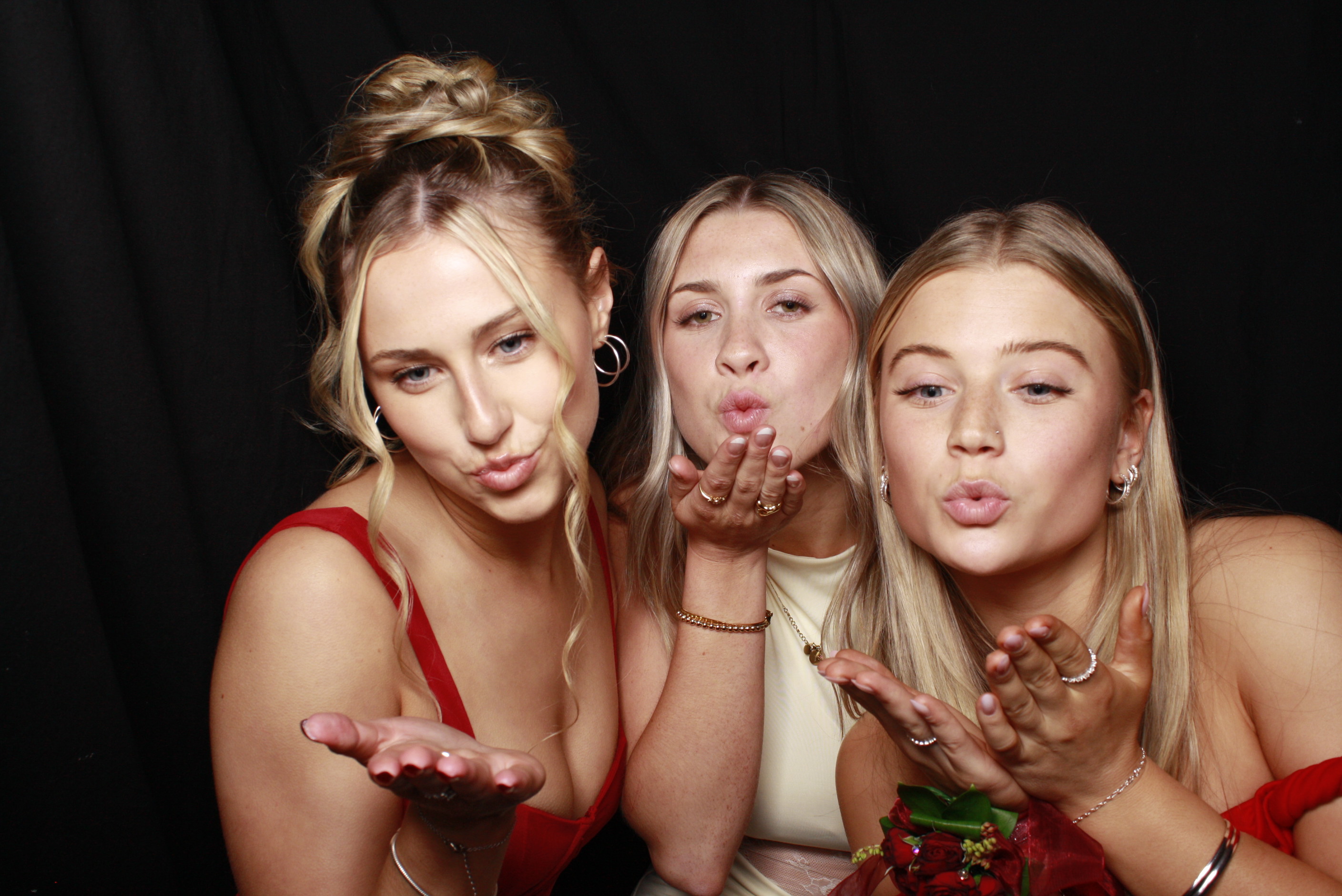 St Orans College Ball 2025 - Booth 1 | View more photos from the event at wgtngallery.classicphotobooths.co.nz/u/wgtncpbgallery/St-Orans-College-Ball-2025-Booth-1