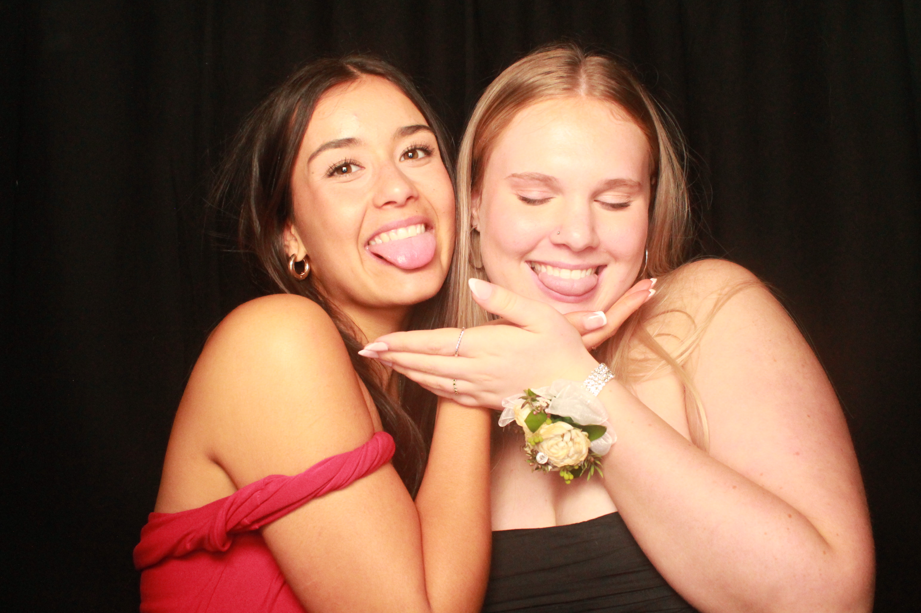 St Orans College Ball 2025 - Booth 2 | View more photos from the event at wgtngallery.classicphotobooths.co.nz/u/wgtncpbgallery/St-Orans-College-Ball-2025-Booth-2