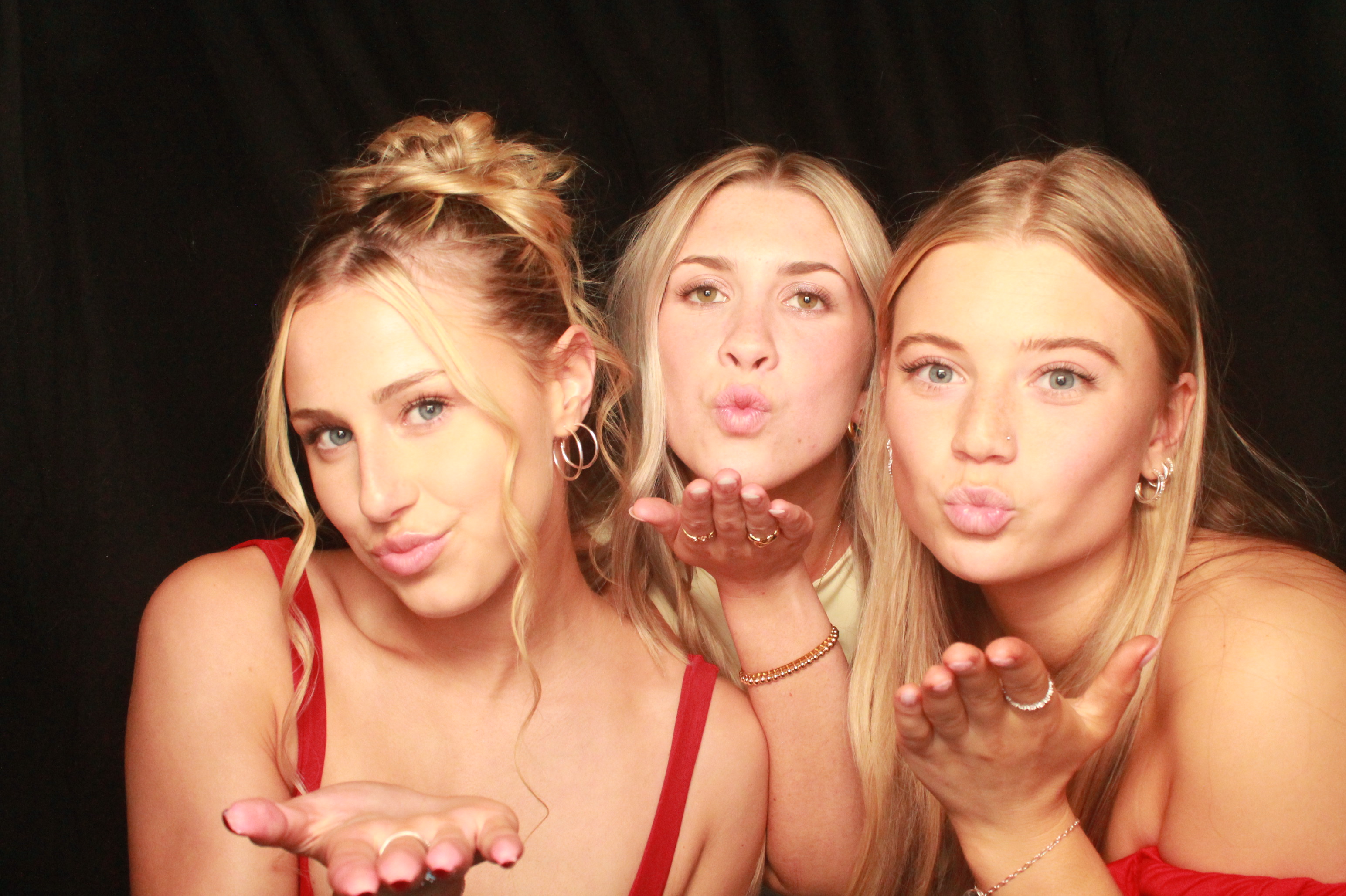 St Orans College Ball 2025 - Booth 2 | View more photos from the event at wgtngallery.classicphotobooths.co.nz/u/wgtncpbgallery/St-Orans-College-Ball-2025-Booth-2