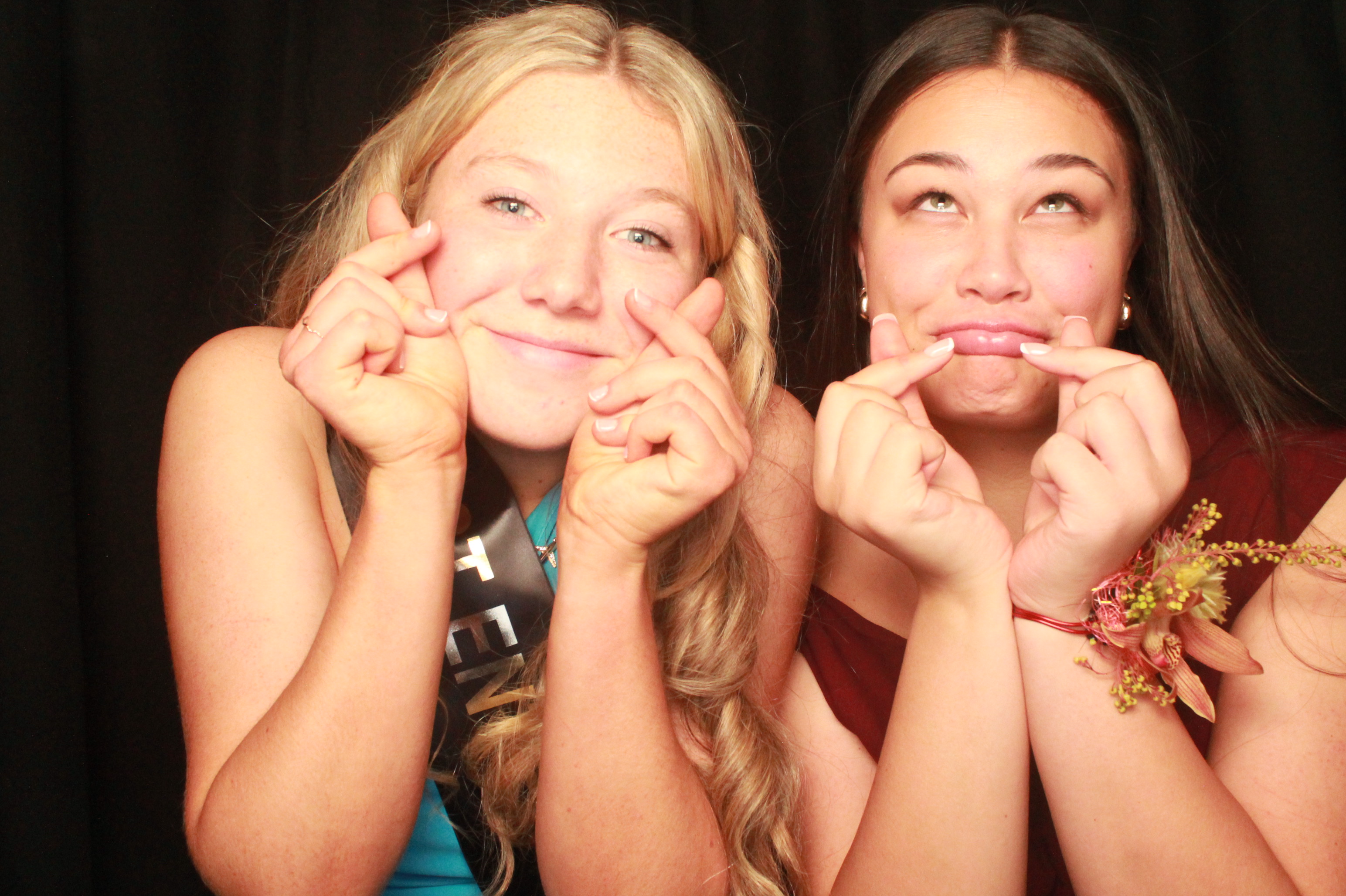 St Orans College Ball 2025 - Booth 2 | View more photos from the event at wgtngallery.classicphotobooths.co.nz/u/wgtncpbgallery/St-Orans-College-Ball-2025-Booth-2