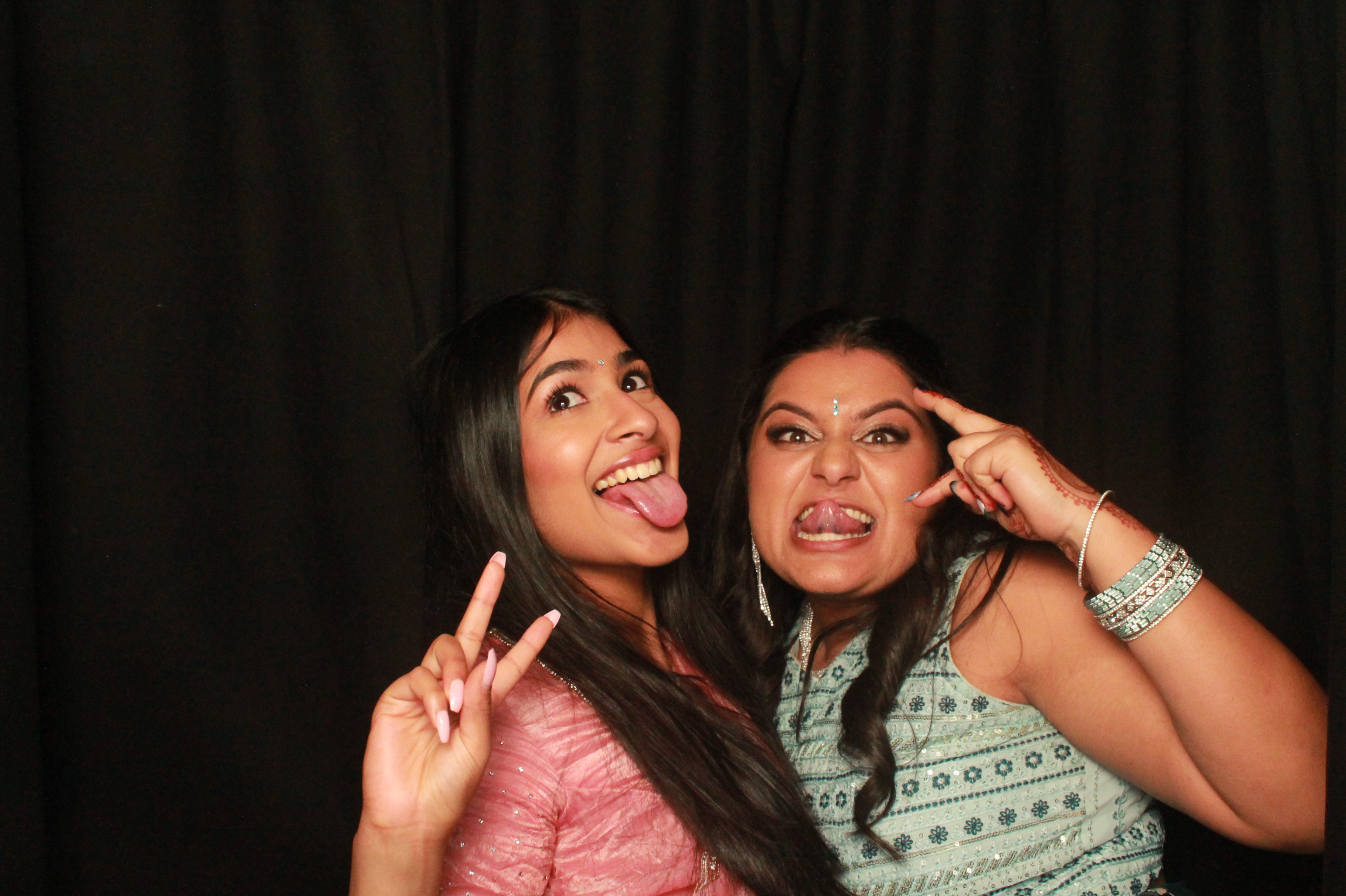 St Orans College Ball 2025 - Booth 2 | View more photos from the event at wgtngallery.classicphotobooths.co.nz/u/wgtncpbgallery/St-Orans-College-Ball-2025-Booth-2